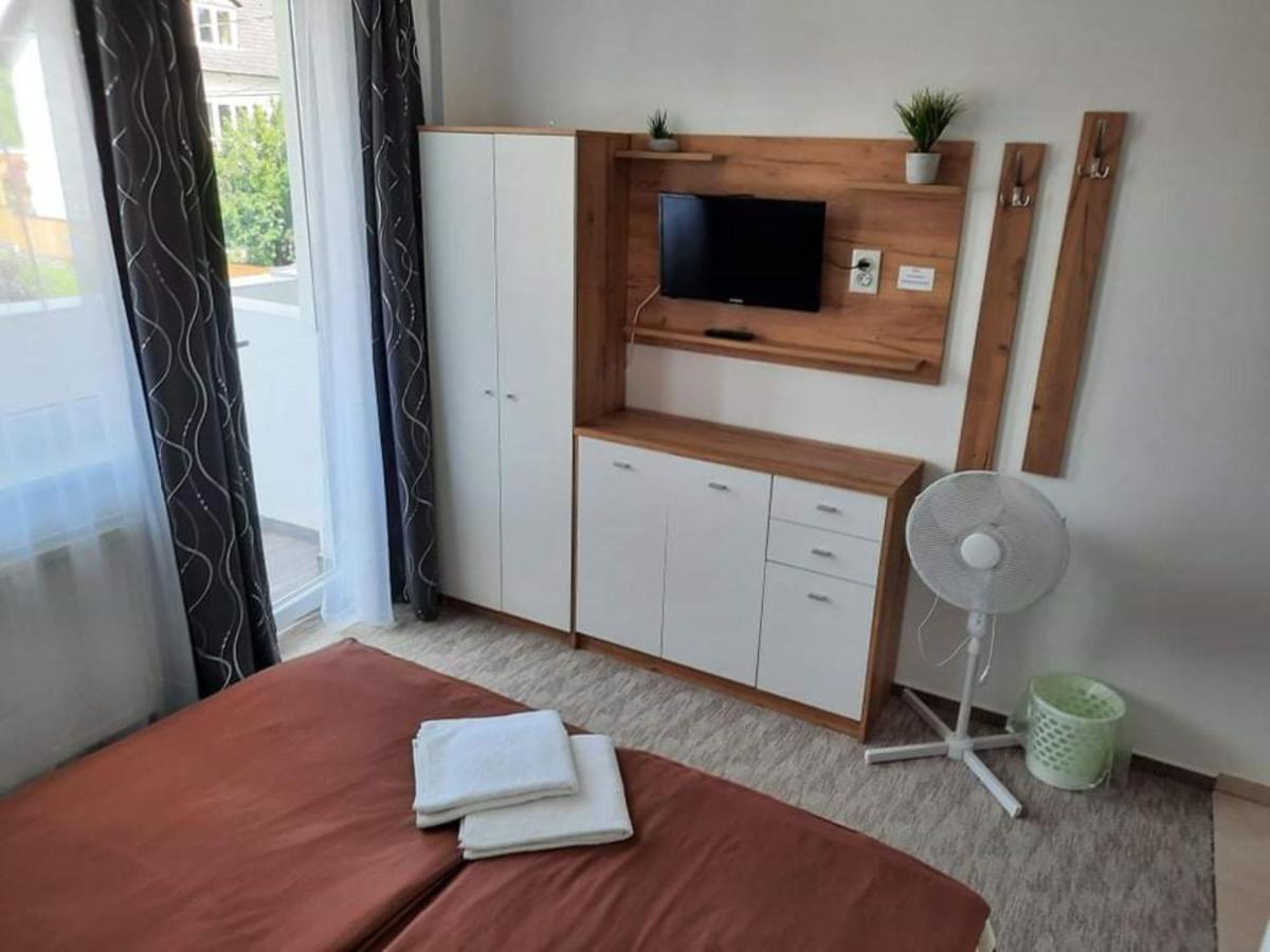 Fiesta Apartman 米什科尔茨 外观 照片